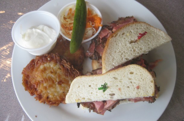 Halifax Smoked Meat Wars: Hali Deli
