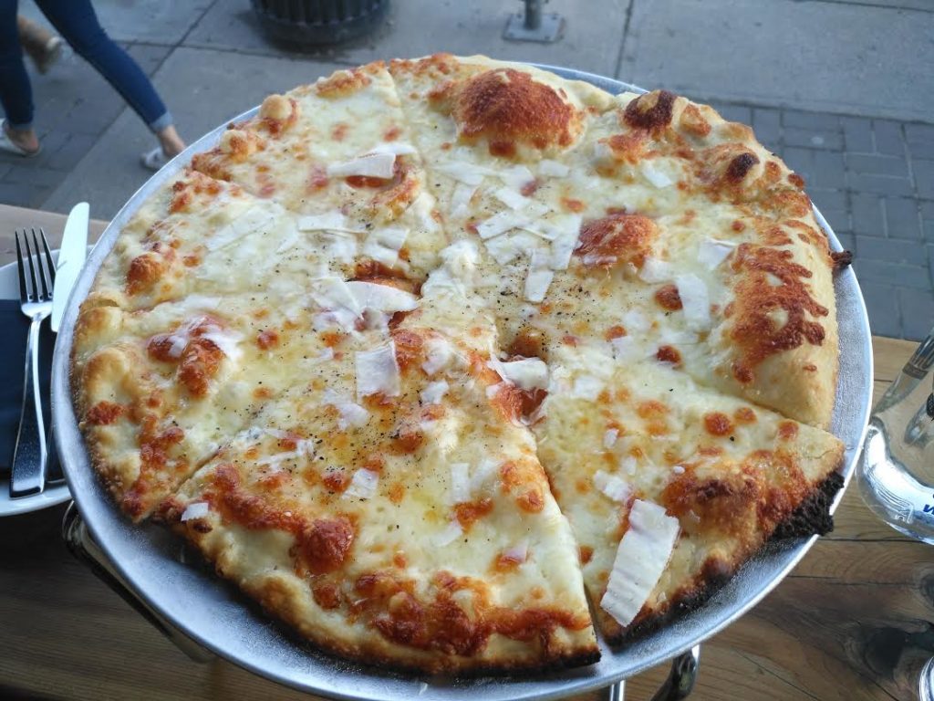 Calgary pizza - Una Pizza